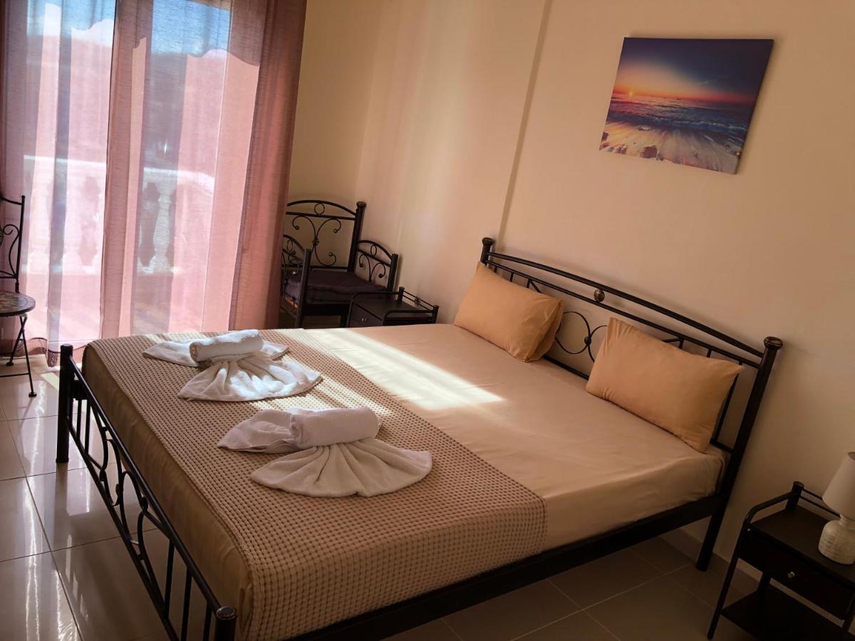 Nikolakakis Rooms Lavrio Exterior foto