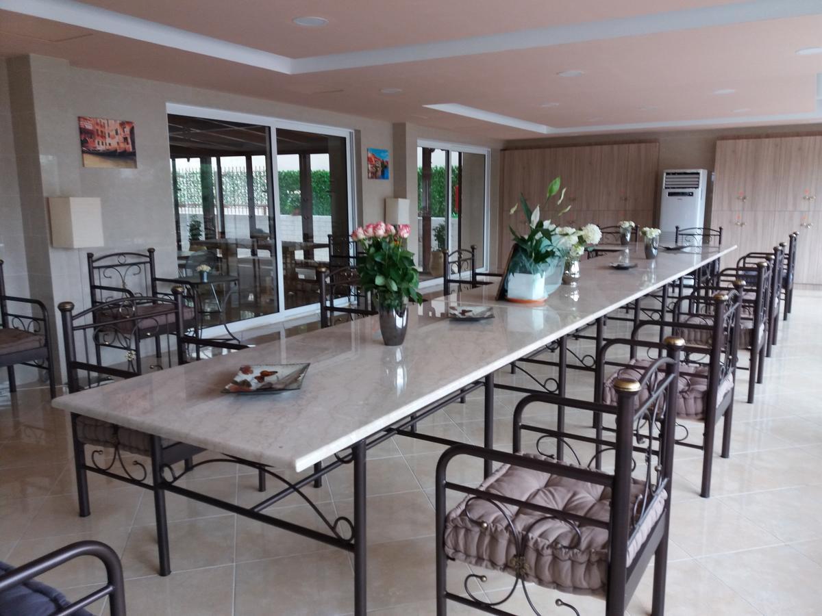 Nikolakakis Rooms Lavrio Exterior foto