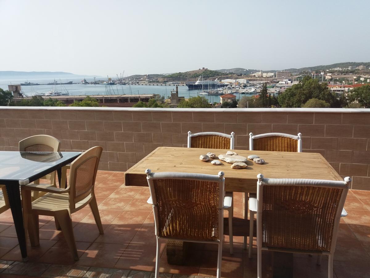 Nikolakakis Rooms Lavrio Exterior foto