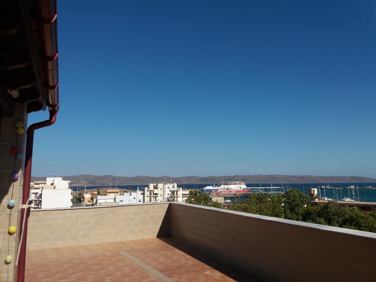 Nikolakakis Rooms Lavrio Exterior foto