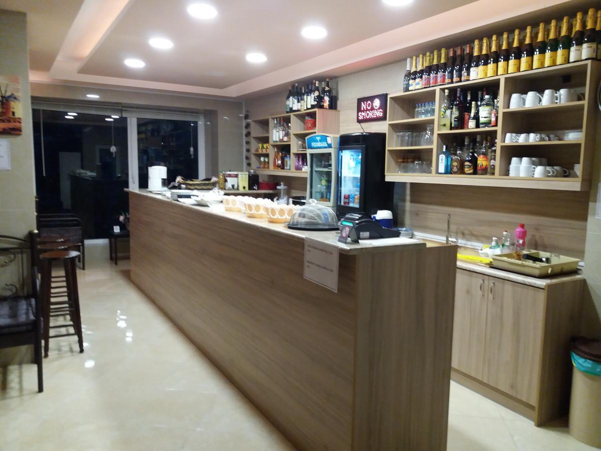 Nikolakakis Rooms Lavrio Exterior foto