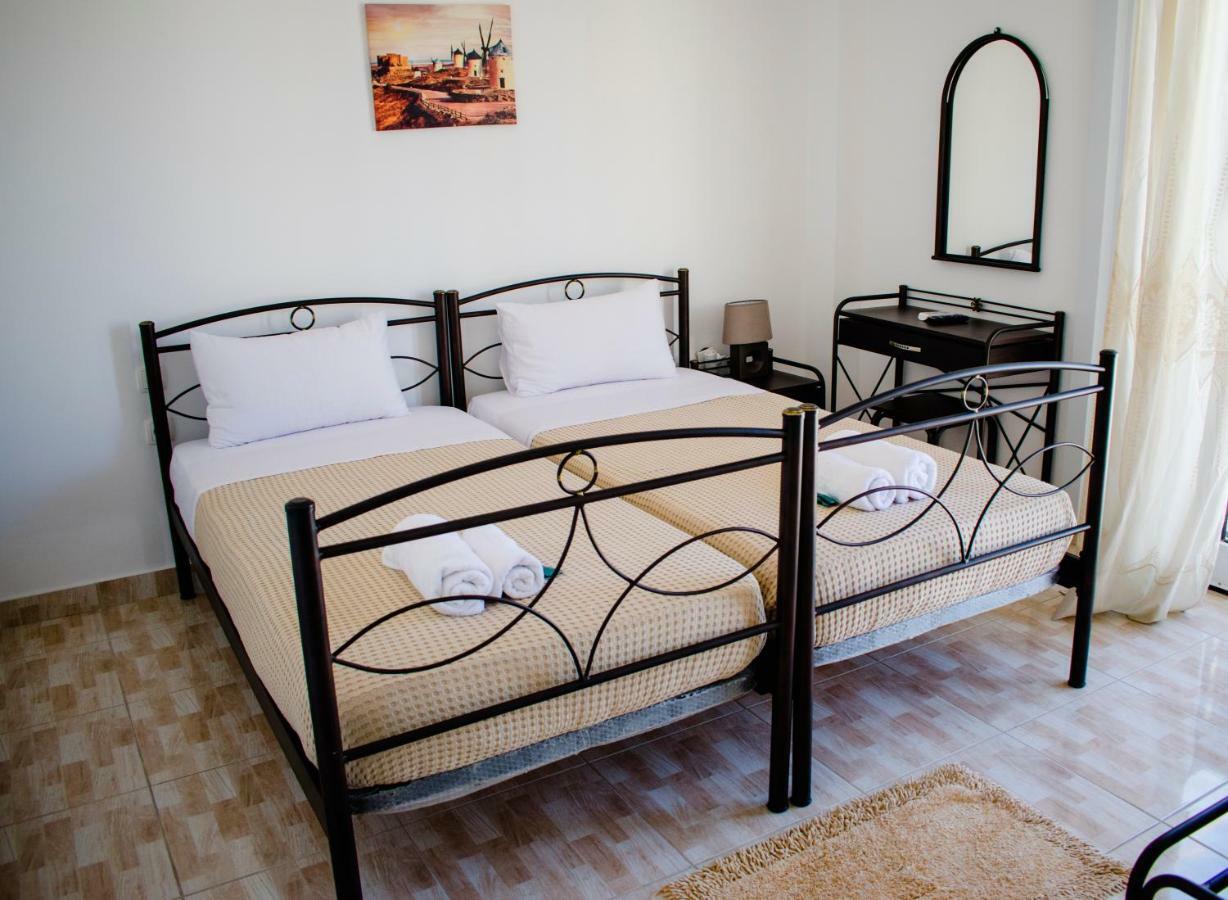 Nikolakakis Rooms Lavrio Exterior foto